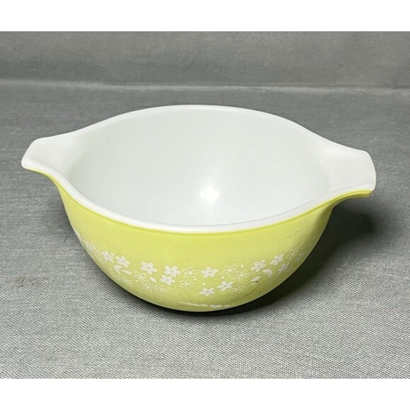 Vntg Pyrex #441 Spring Blossom Crazy Daisy Cinderella Mixing Bowl Yellow/Green - Picture 3 of 7